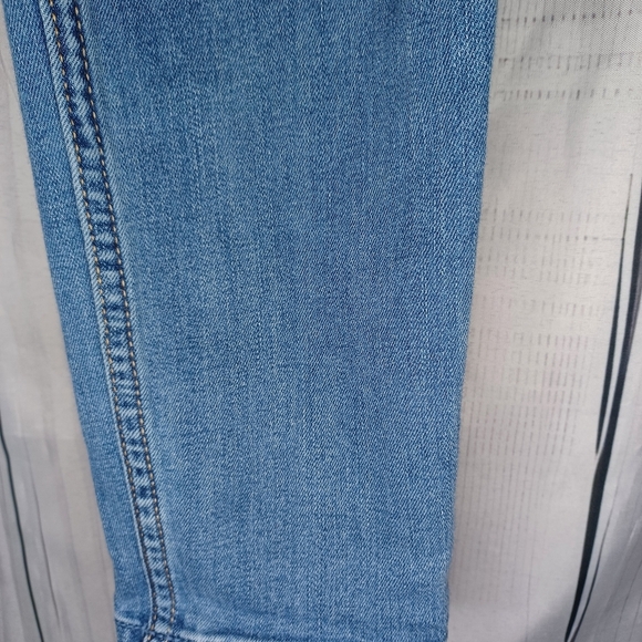 Hollister Distressed High Rise Super skinny crop jeans - Picture 7 of 16